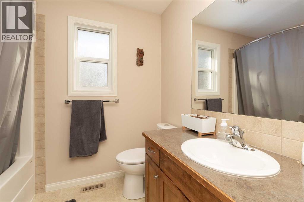 505 Gateway Crescent S, Lethbridge, Alberta  T1K 4X2 - Photo 12 - A2292669