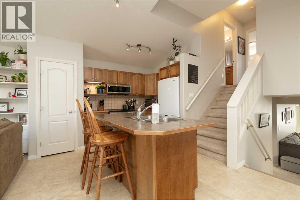 505 Gateway Crescent S, Lethbridge, Alberta  T1K 4X2 - Photo 6 - A2292669