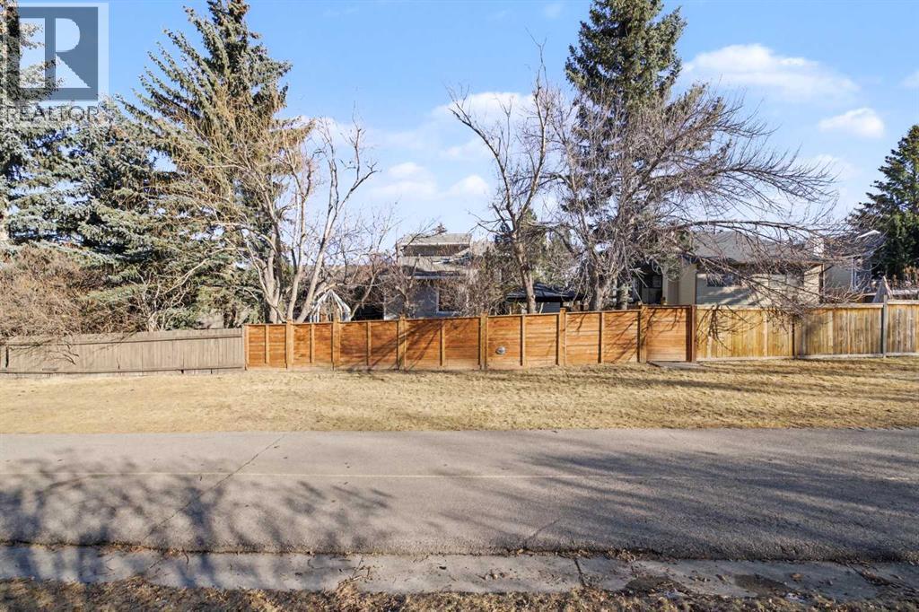 188 Bernard Drive Nw, Calgary, Alberta  T3K 2B7 - Photo 44 - A2287043