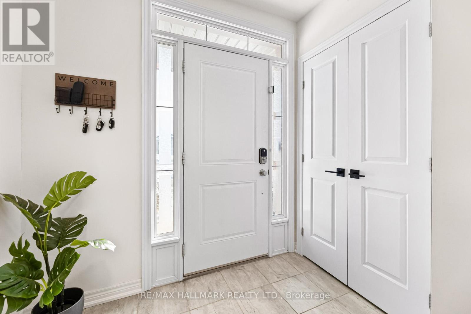 283 Skinner Road, Hamilton, Ontario  L8B 1W5 - Photo 5 - X12792064