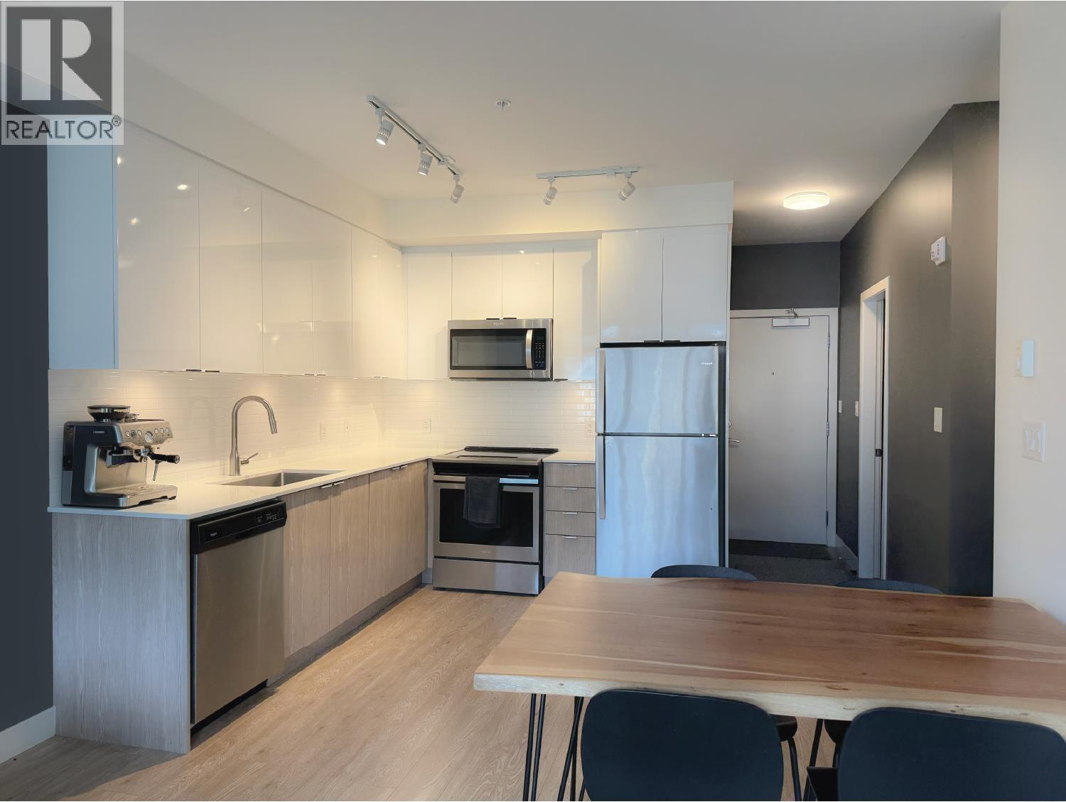 417 37881 Cleveland Avenue, Squamish, British Columbia  V8B 0Z7 - Photo 2 - R3099667