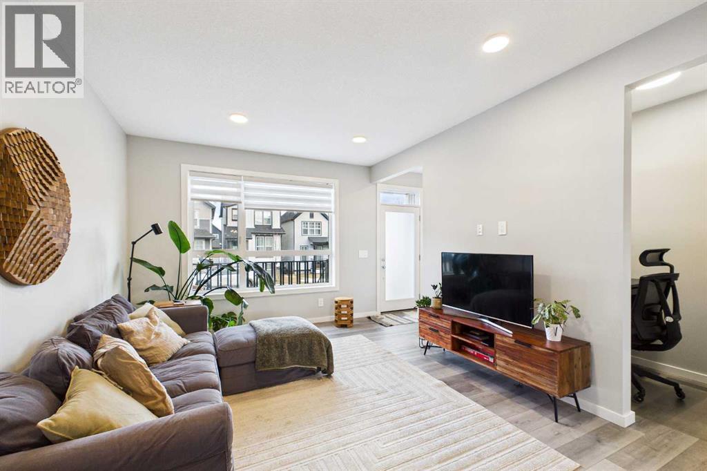 41 Heirloom Crescent Se, Calgary, Alberta  T3M 2B6 - Photo 4 - A2292134