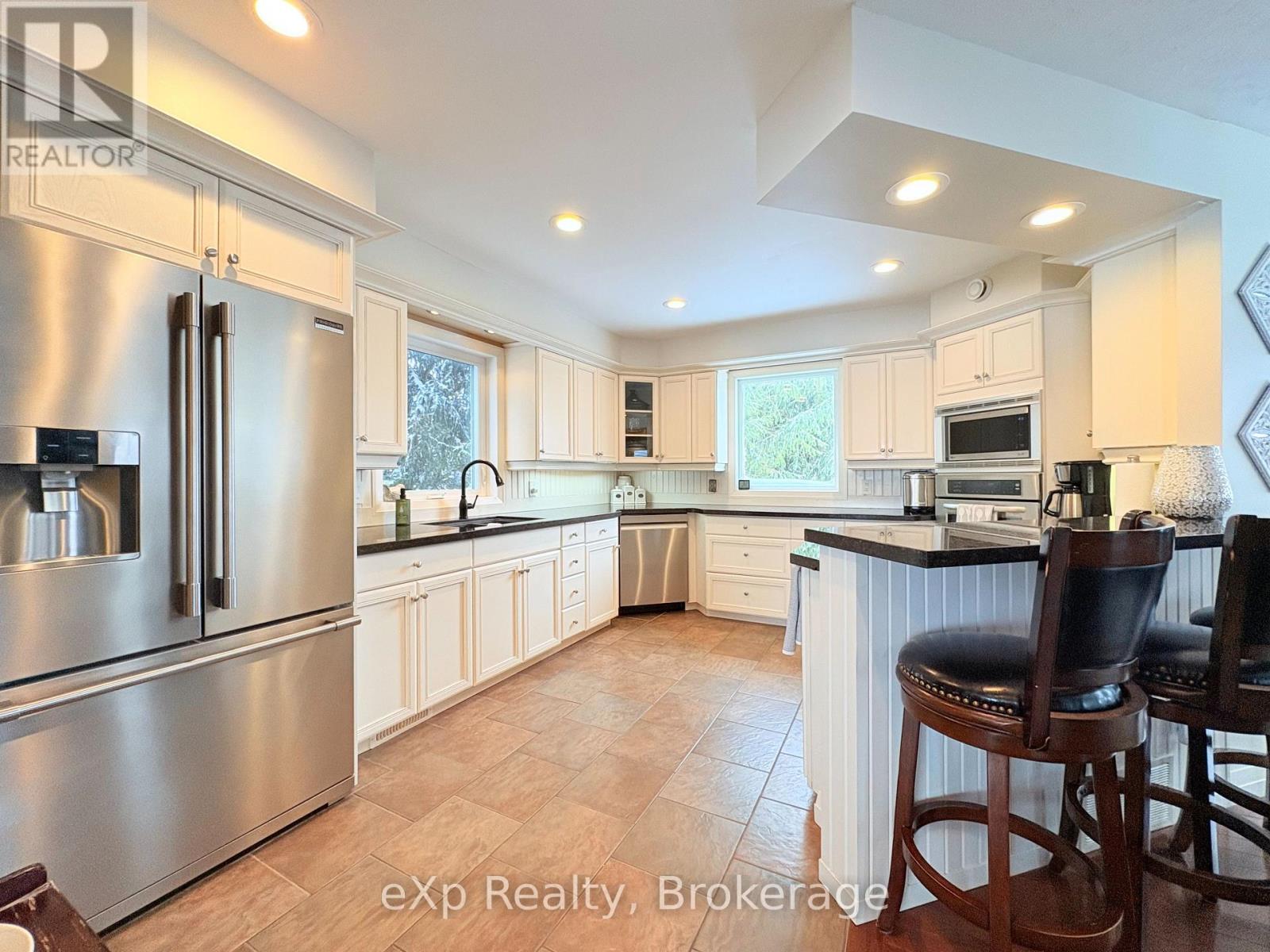 3 Gray Court, South Bruce, Ontario  N0G 2J0 - Photo 11 - X12886792