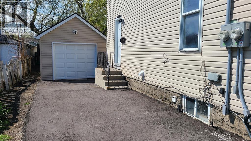 259 Maxwell Street, Sarnia, Ontario  N7T 5C6 - Photo 3 - 26005447