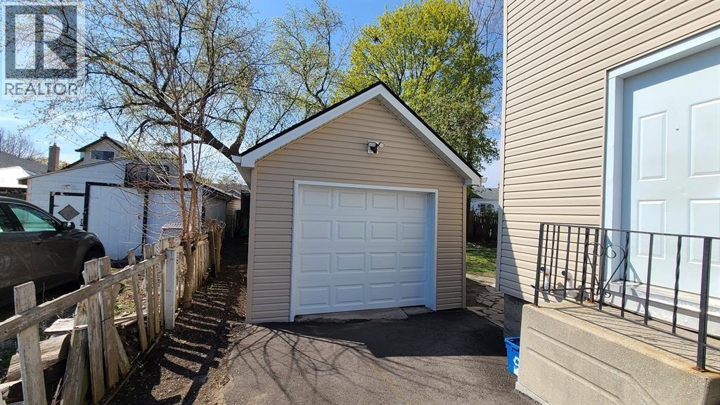 259 Maxwell Street, Sarnia, Ontario  N7T 5C6 - Photo 4 - 26005447