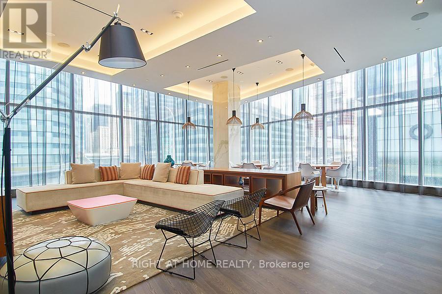 3712 - 10 York Street, Toronto (Waterfront Communities), Ontario  M5J 2Z2 - Photo 12 - C12886842