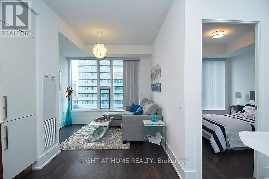 3712 - 10 York Street, Toronto (Waterfront Communities), Ontario  M5J 2Z2 - Photo 25 - C12886842