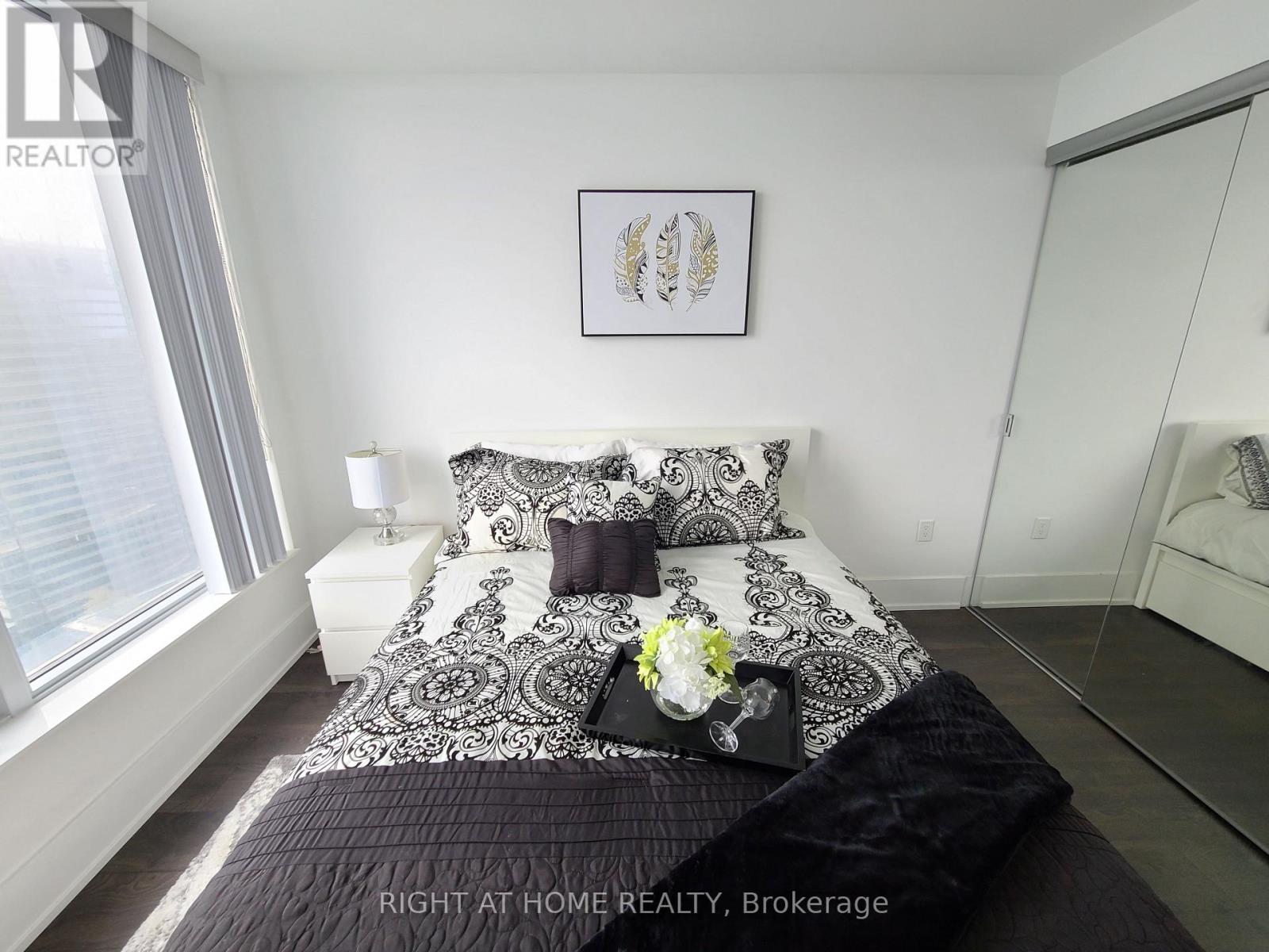 3712 - 10 York Street, Toronto (Waterfront Communities), Ontario  M5J 2Z2 - Photo 33 - C12886842