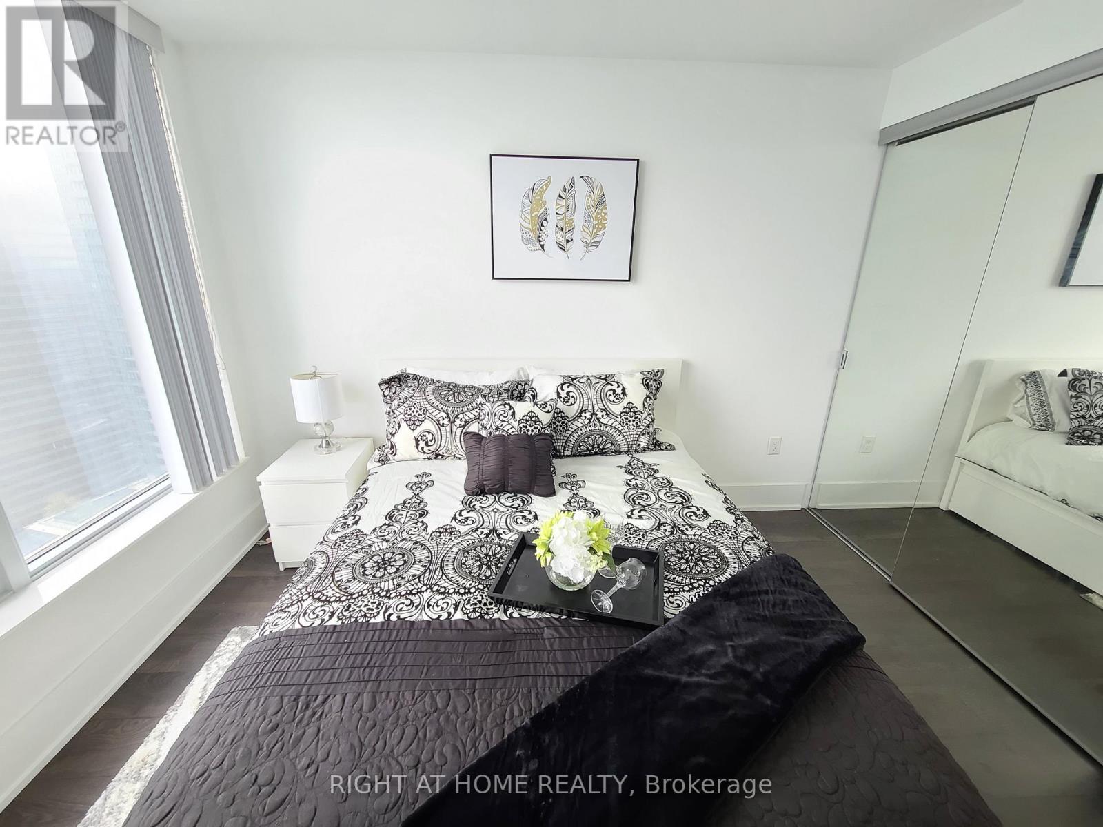 3712 - 10 York Street, Toronto (Waterfront Communities), Ontario  M5J 2Z2 - Photo 34 - C12886842