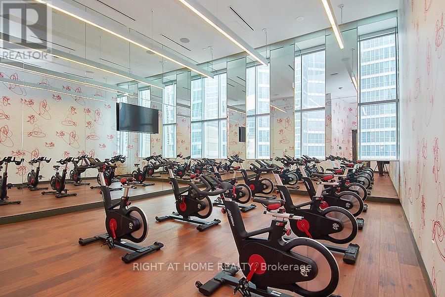 3712 - 10 York Street, Toronto (Waterfront Communities), Ontario  M5J 2Z2 - Photo 9 - C12886842