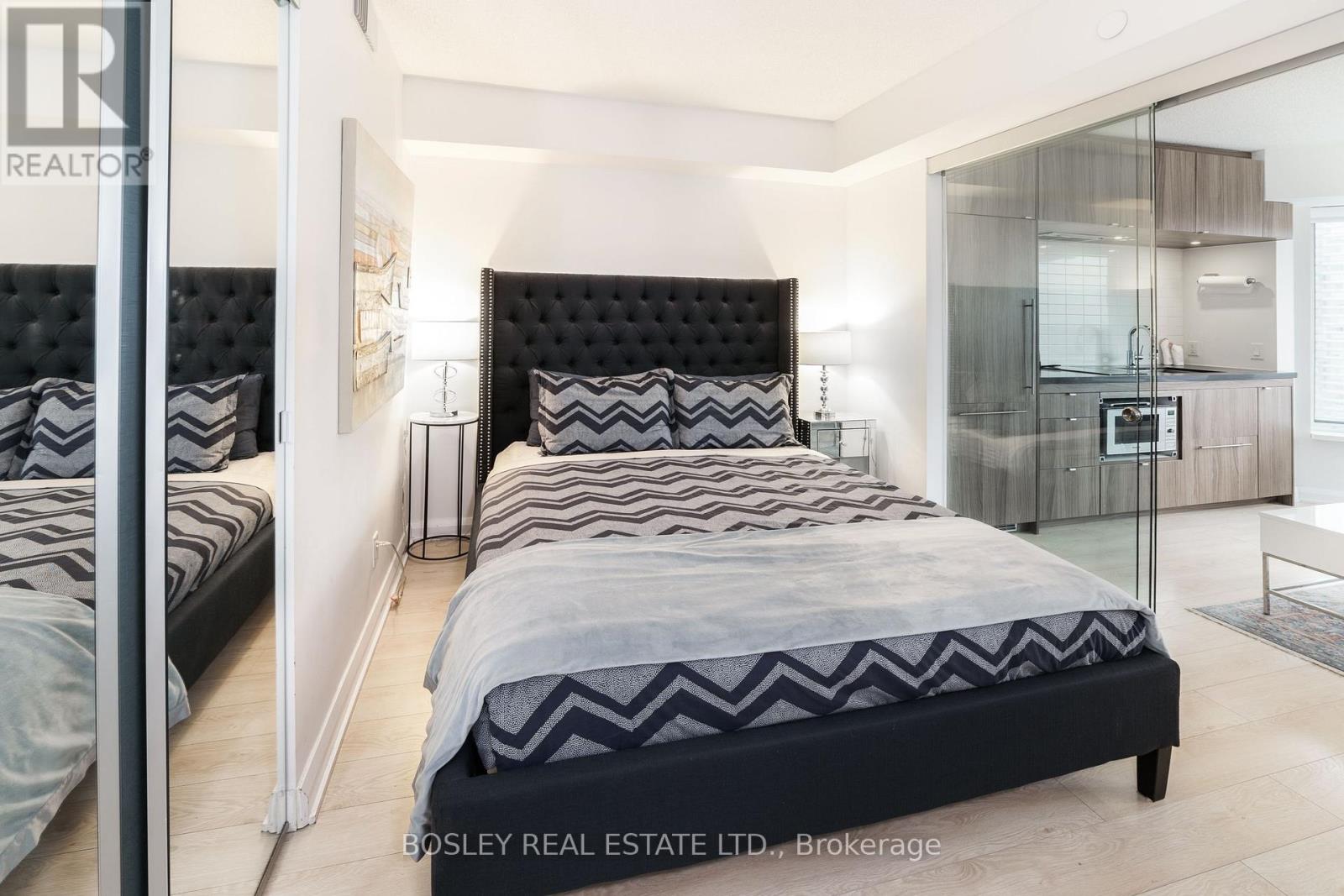 2016 - 155 Yorkville Avenue, Toronto (Annex), Ontario  M5R 1C4 - Photo 11 - C12886874