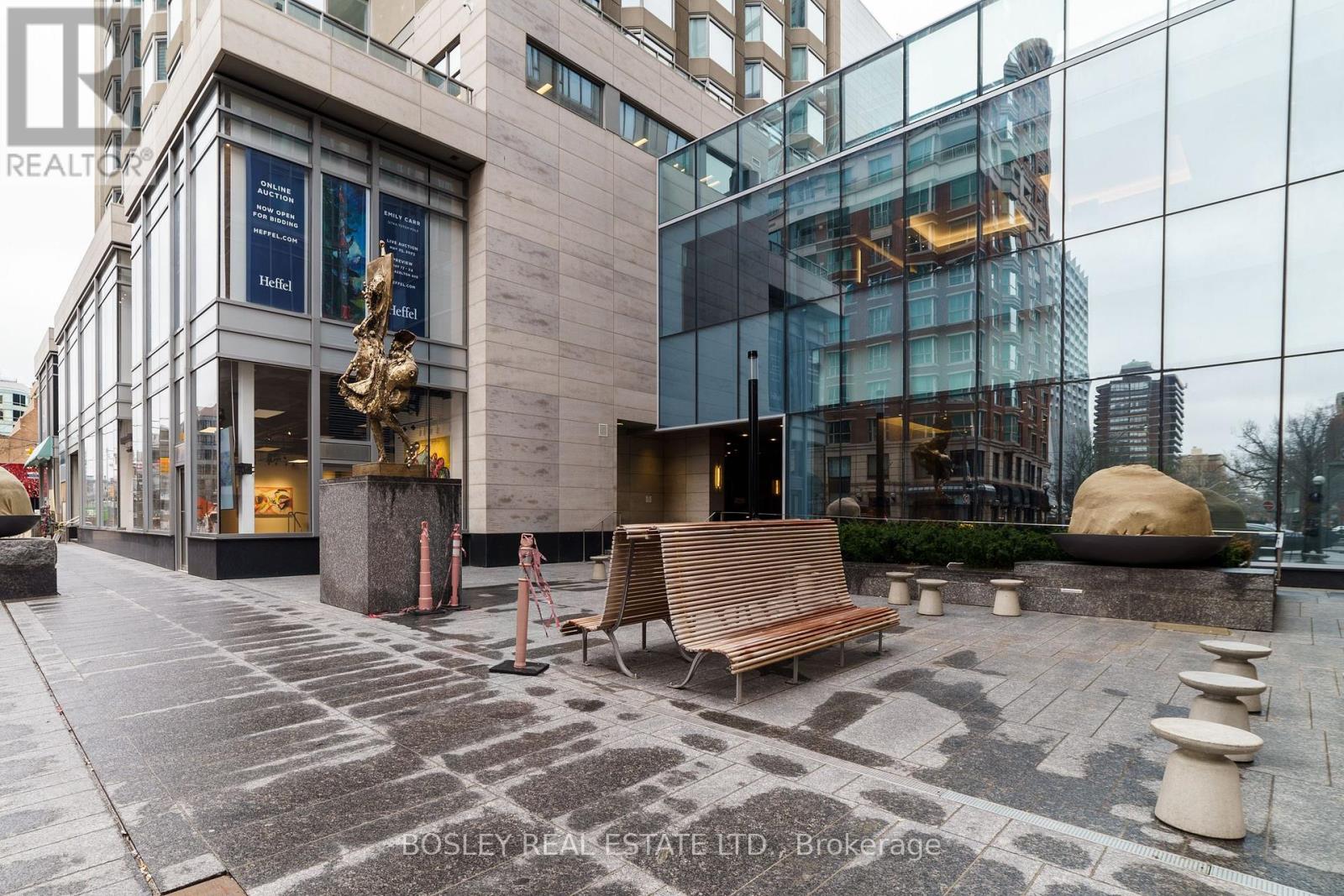 2016 - 155 Yorkville Avenue, Toronto (Annex), Ontario  M5R 1C4 - Photo 2 - C12886874