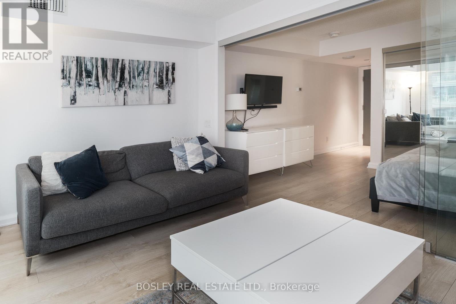 2016 - 155 Yorkville Avenue, Toronto (Annex), Ontario  M5R 1C4 - Photo 4 - C12886874