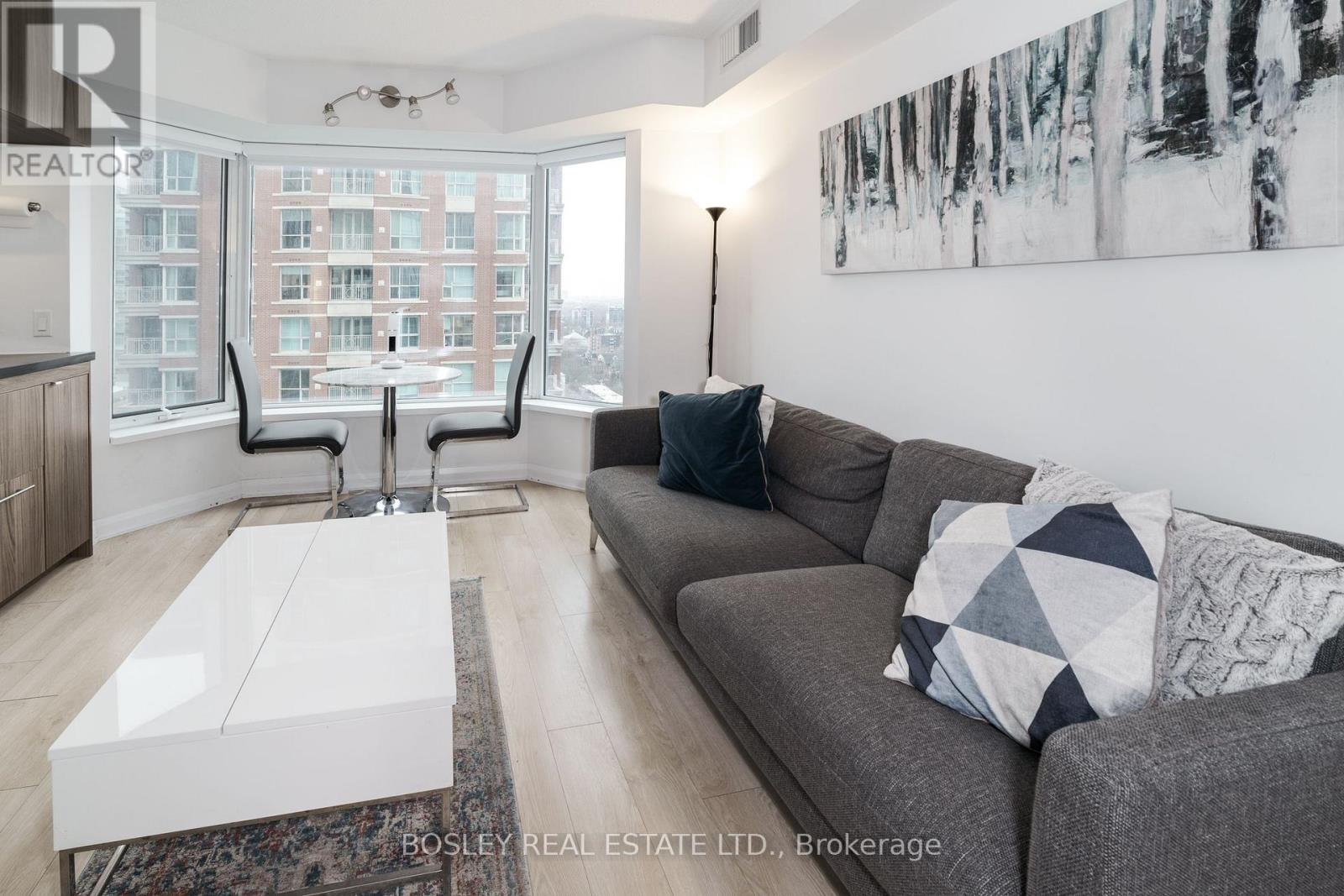 2016 - 155 Yorkville Avenue, Toronto (Annex), Ontario  M5R 1C4 - Photo 6 - C12886874