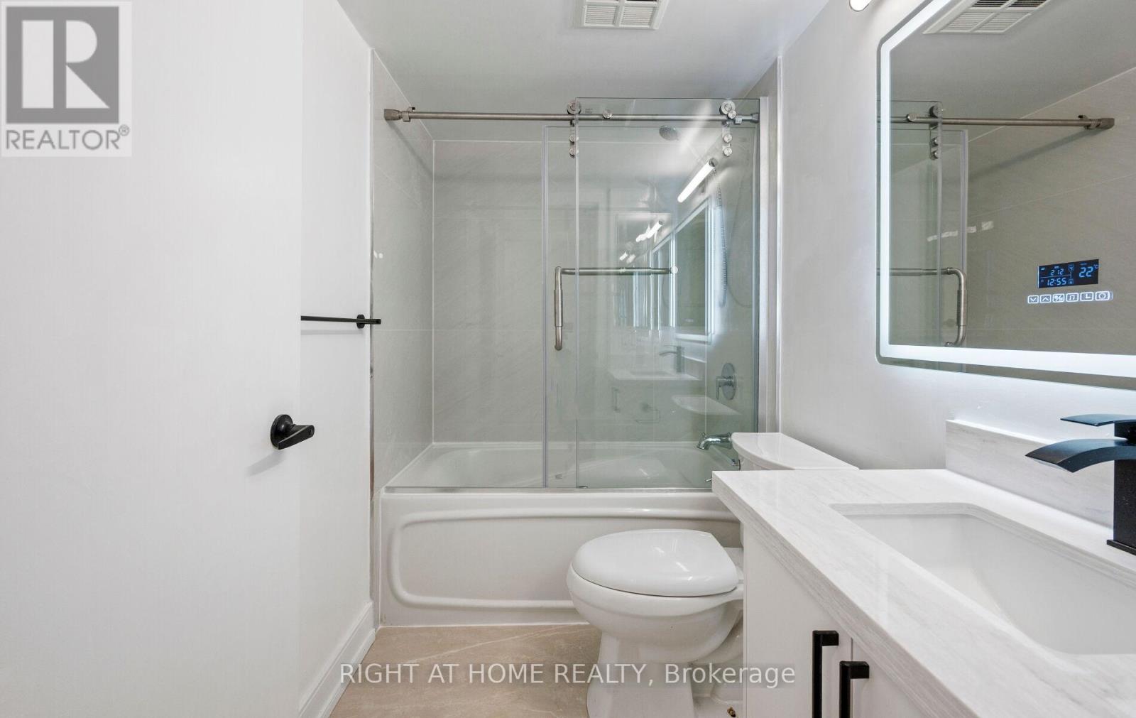 219 - 600 Queens Quay, Toronto (Waterfront Communities), Ontario  M5V 3M3 - Photo 11 - C12886878