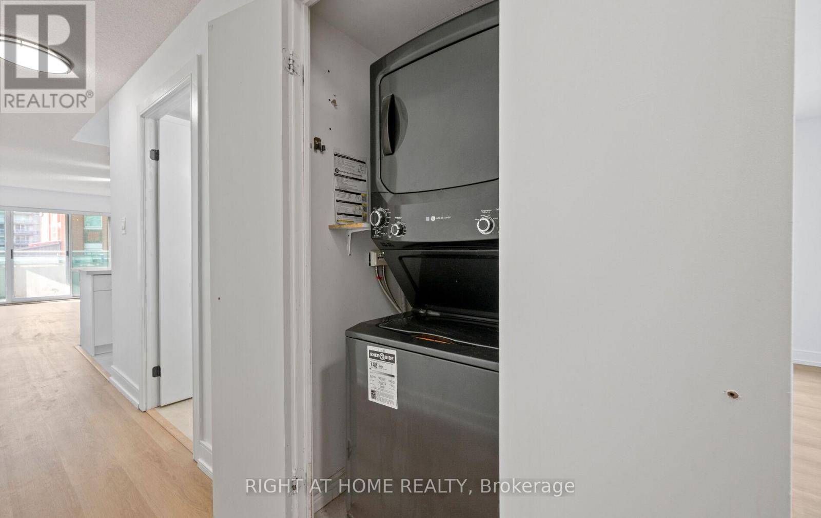 219 - 600 Queens Quay, Toronto (Waterfront Communities), Ontario  M5V 3M3 - Photo 13 - C12886878