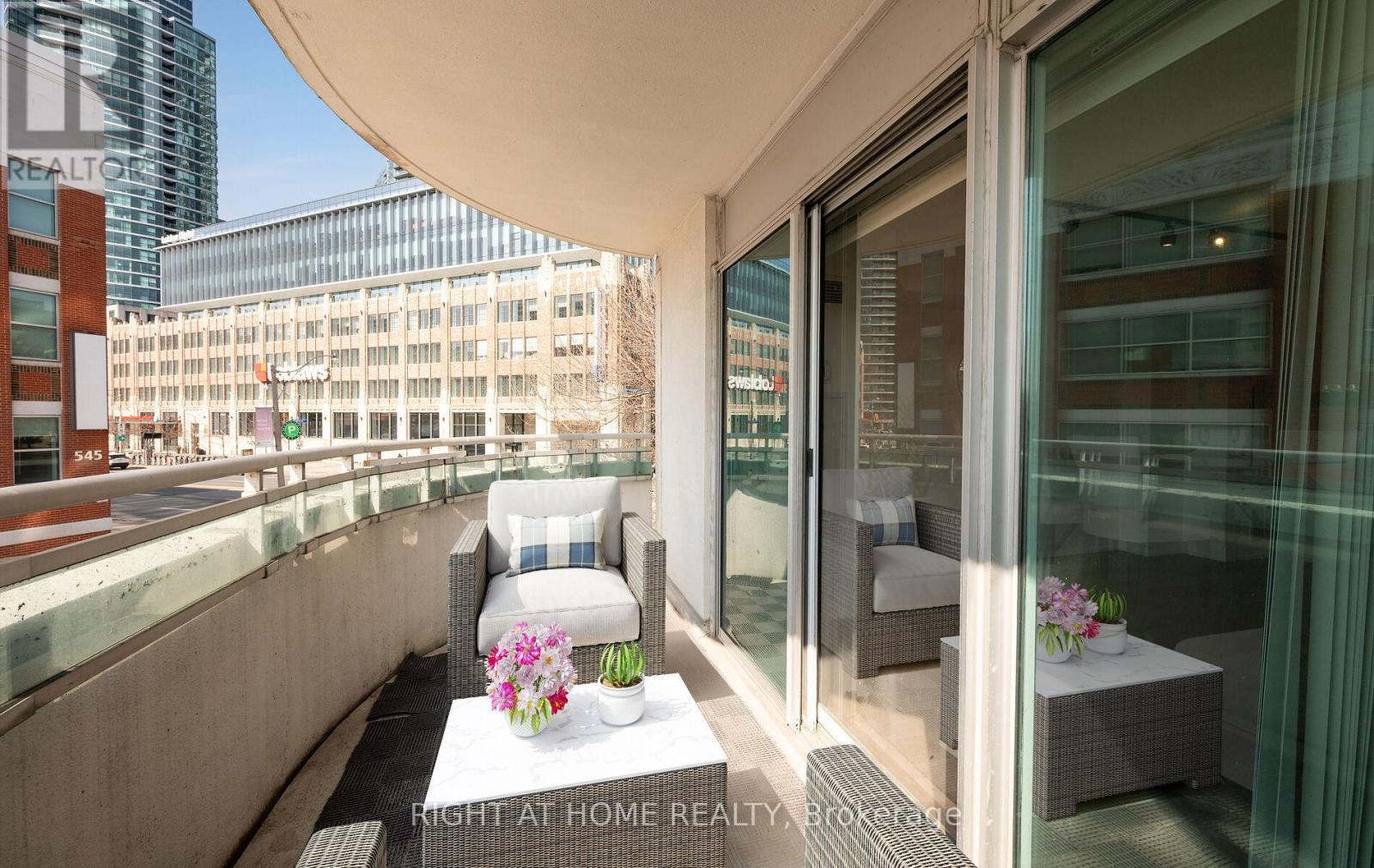 219 - 600 Queens Quay, Toronto (Waterfront Communities), Ontario  M5V 3M3 - Photo 22 - C12886878