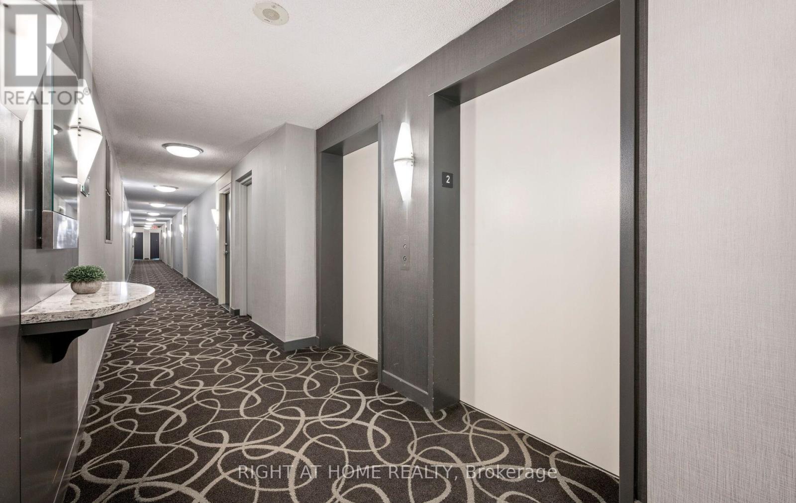 219 - 600 Queens Quay, Toronto (Waterfront Communities), Ontario  M5V 3M3 - Photo 5 - C12886878