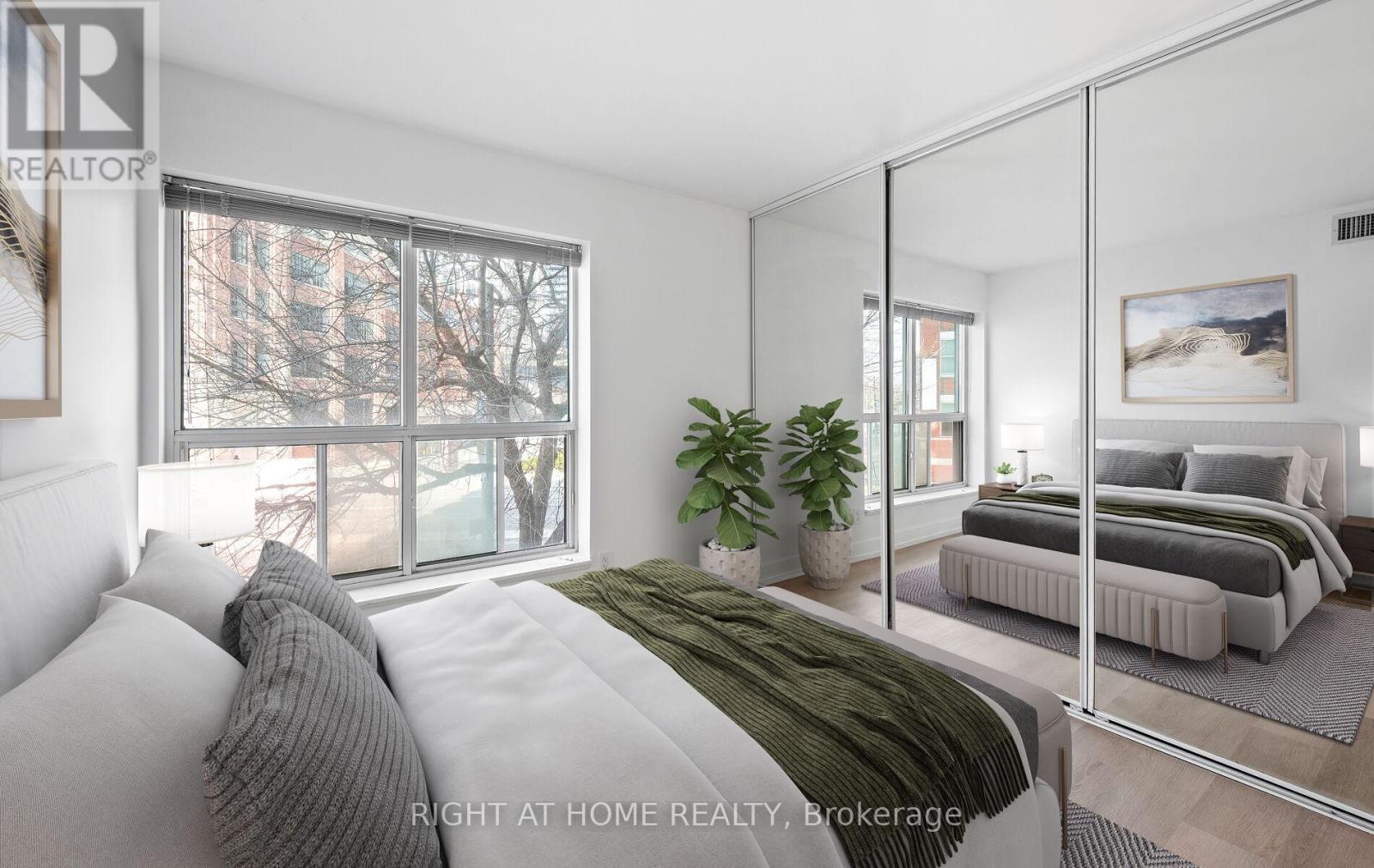 219 - 600 Queens Quay, Toronto (Waterfront Communities), Ontario  M5V 3M3 - Photo 8 - C12886878