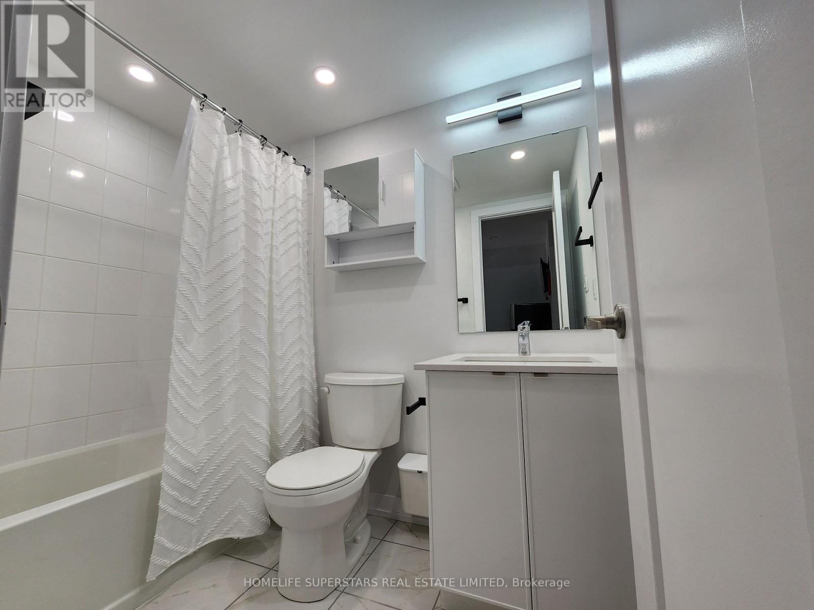 40 Akil Thomas Gardens, Toronto, Ontario  M1P 0G3 - Photo 12 - E12886866