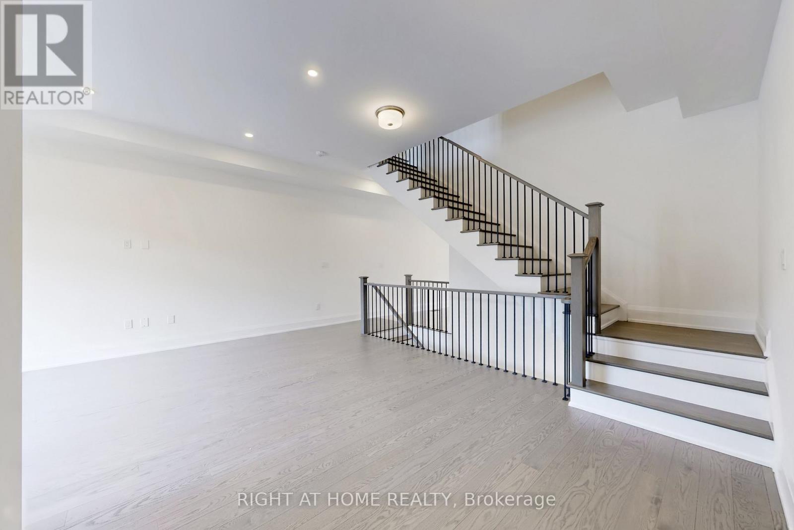 3300 Taha Gardens, Oakville, Ontario L6M 4K1 - Photo 11 - W12828848