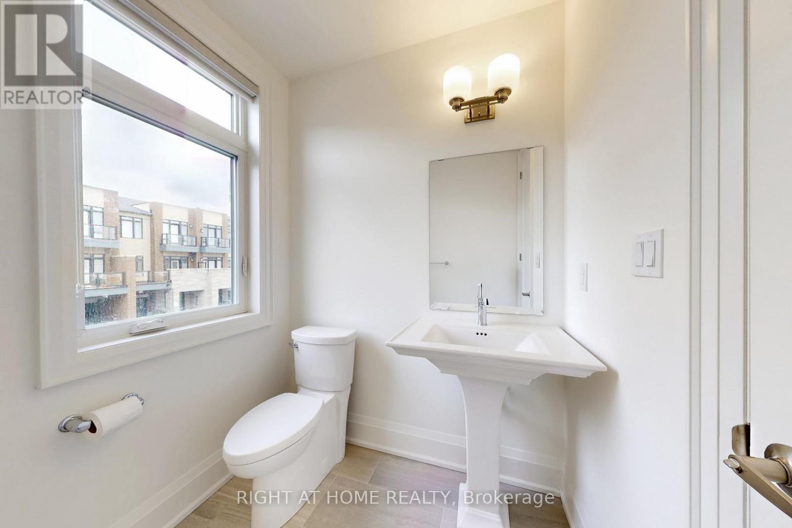 3300 Taha Gardens, Oakville, Ontario L6M 4K1 - Photo 21 - W12828848