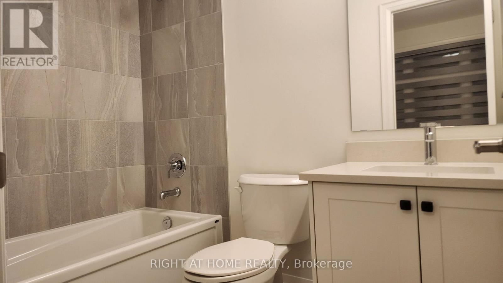 3300 Taha Gardens, Oakville, Ontario L6M 4K1 - Photo 35 - W12828848