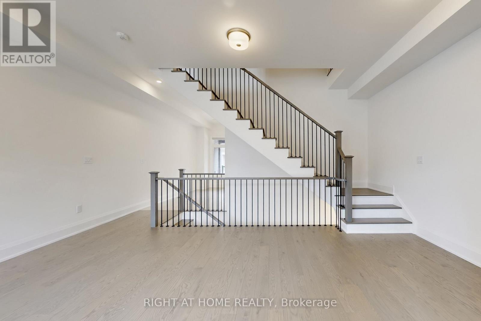 3300 Taha Gardens, Oakville, Ontario L6M 4K1 - Photo 10 - W12828848