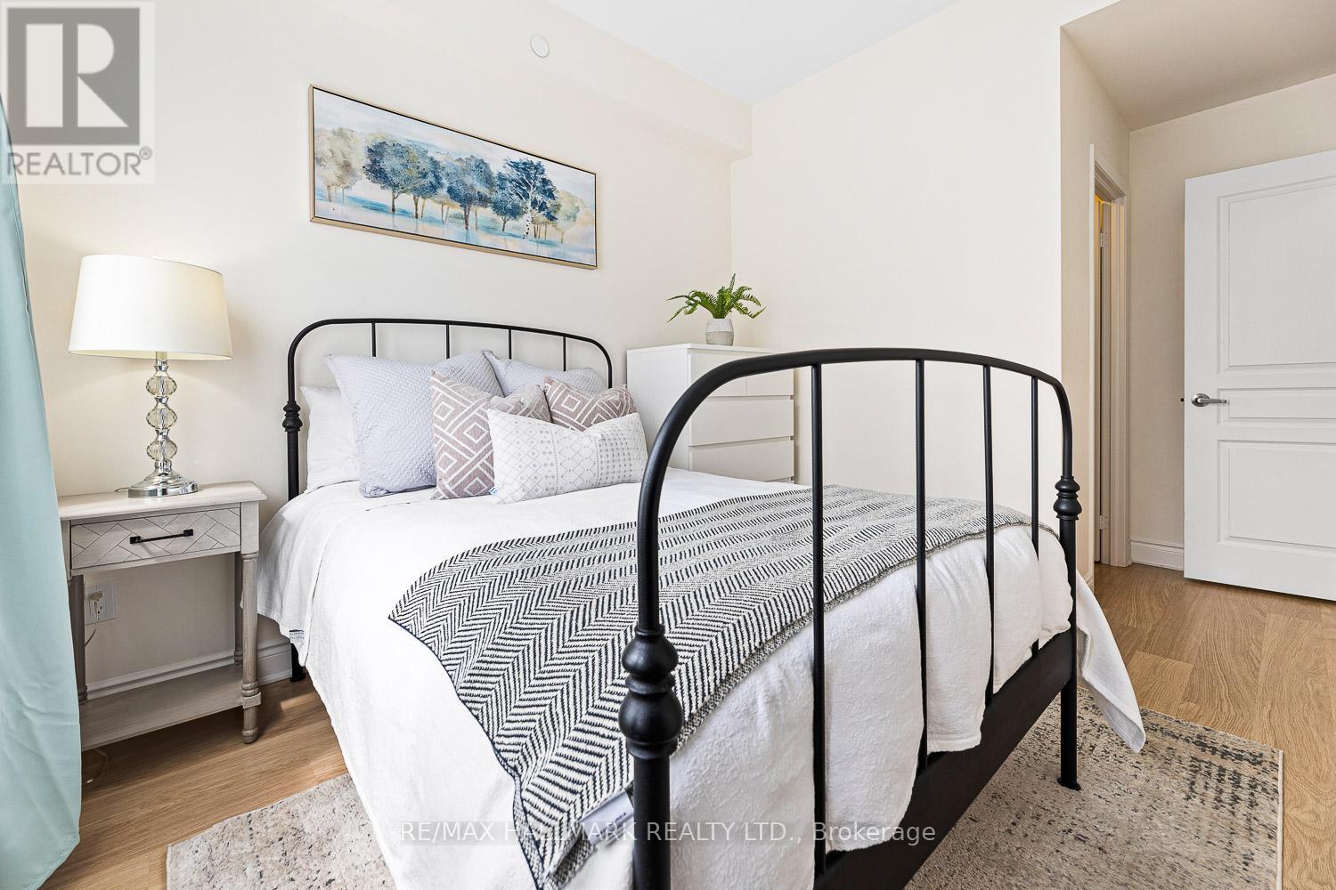 306 - 1120 Briar Hill Avenue, Toronto (Briar Hill-Belgravia), Ontario  M6B 0A9 - Photo 13 - W12861306