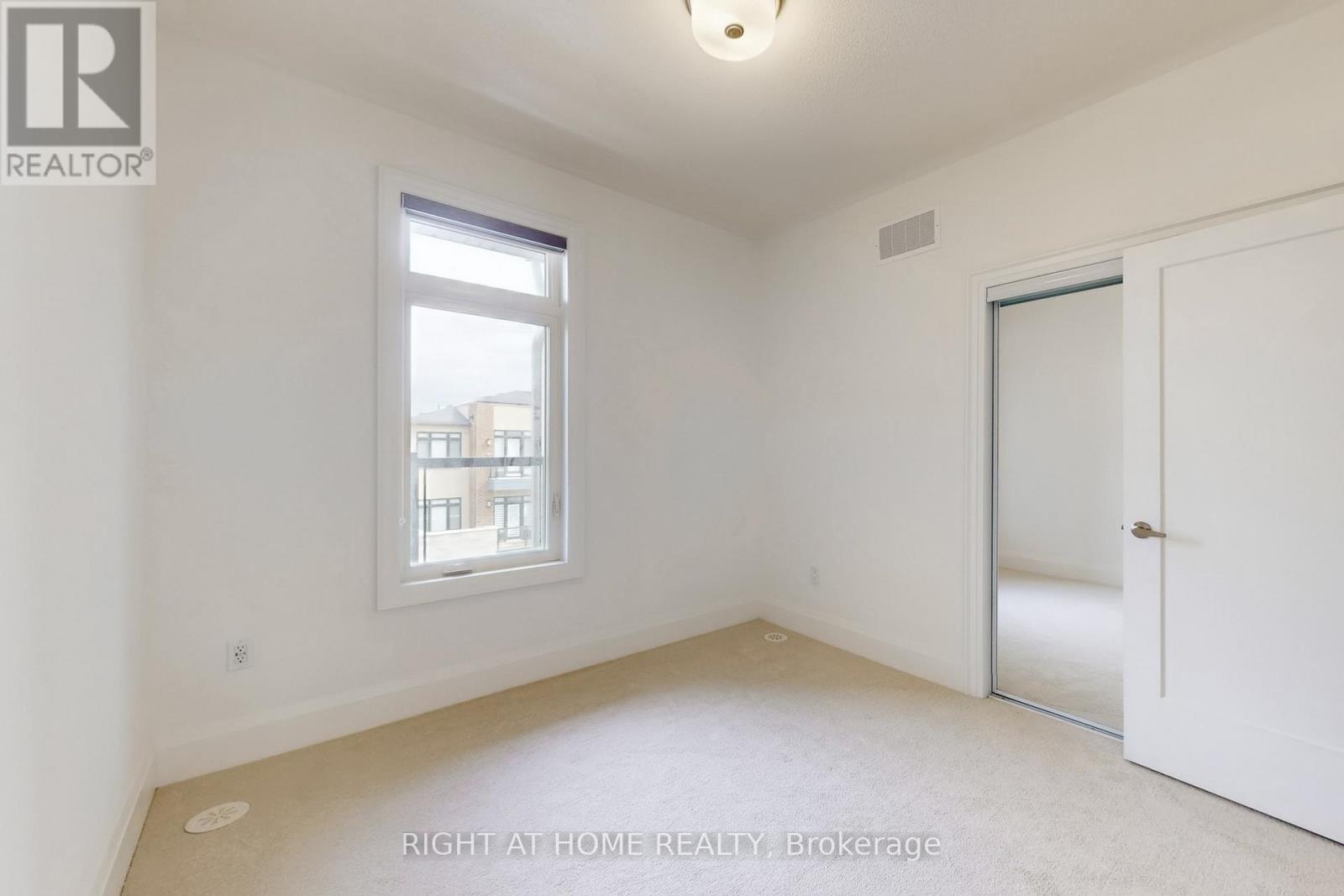 3300 Taha Gardens, Oakville, Ontario L6M 4K1 - Photo 32 - W12828848