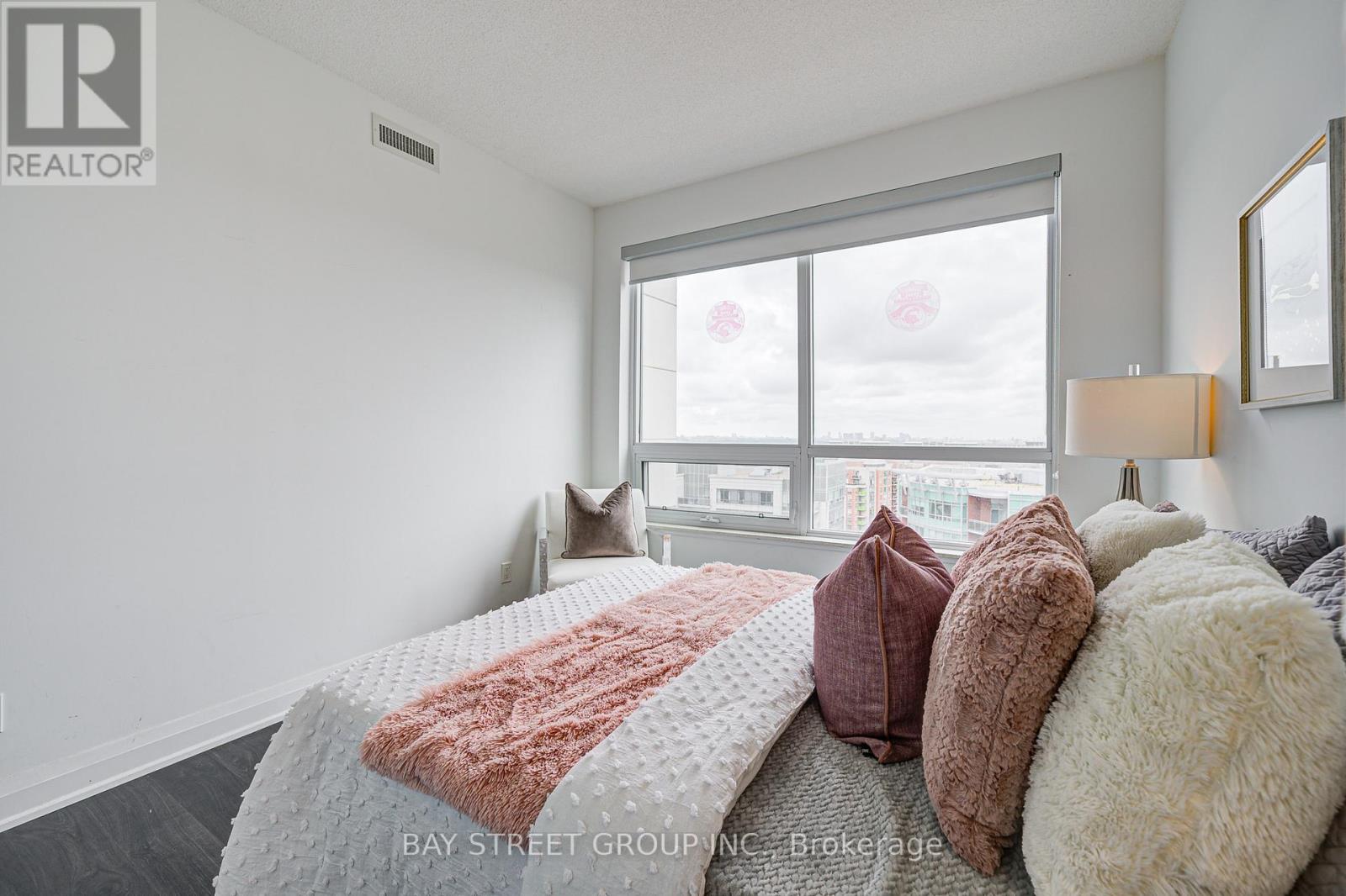 1606 - 398 Highway 7 E, Richmond Hill (Doncrest), Ontario  L4B 1A7 - Photo 31 - N12850512