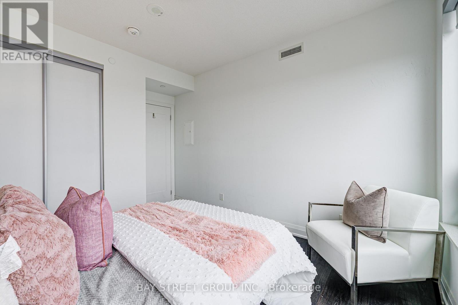 1606 - 398 Highway 7 E, Richmond Hill (Doncrest), Ontario  L4B 1A7 - Photo 32 - N12850512