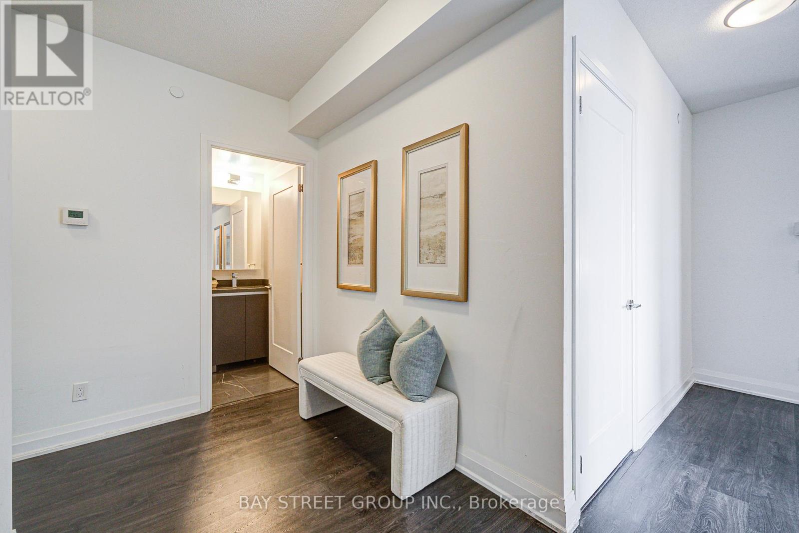 1606 - 398 Highway 7 E, Richmond Hill (Doncrest), Ontario  L4B 1A7 - Photo 8 - N12850512