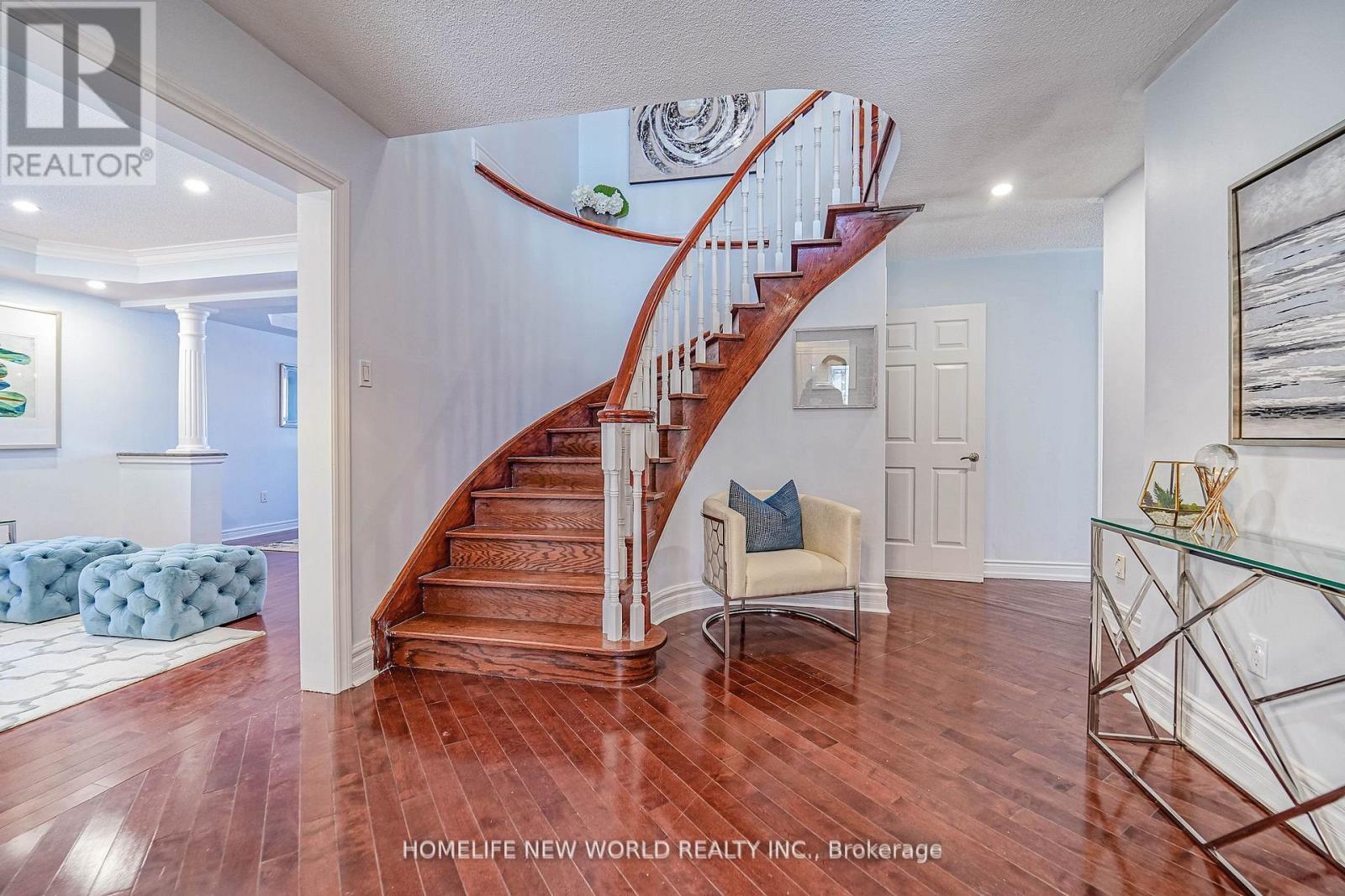 15 Marylebone Crescent, Richmond Hill, Ontario  L4E 2L5 - Photo 3 - N12886826