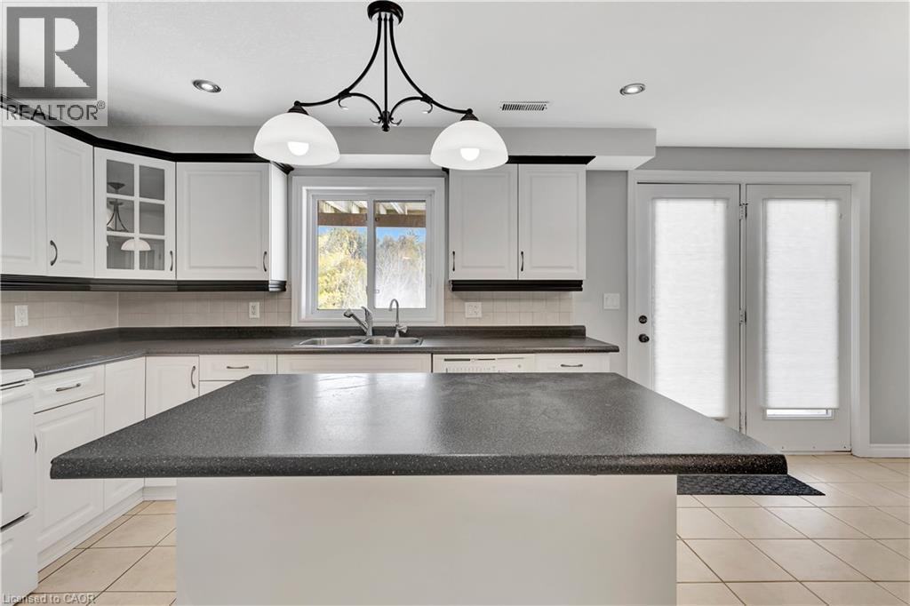 510 Forest Gate Crescent, Waterloo, Ontario N2V 2X2 - Photo 31 - 40811566