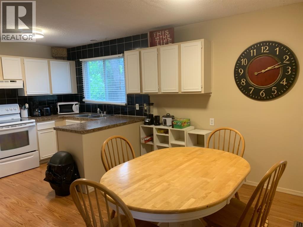 114 Mcgill Boulevard W, Lethbridge, Alberta  T1K 4C4 - Photo 11 - A2288221