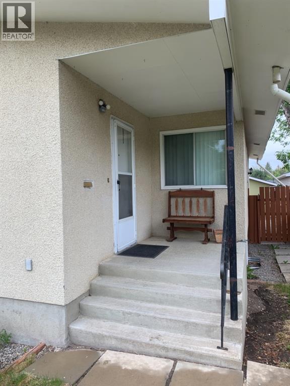 114 Mcgill Boulevard W, Lethbridge, Alberta  T1K 4C4 - Photo 3 - A2288221