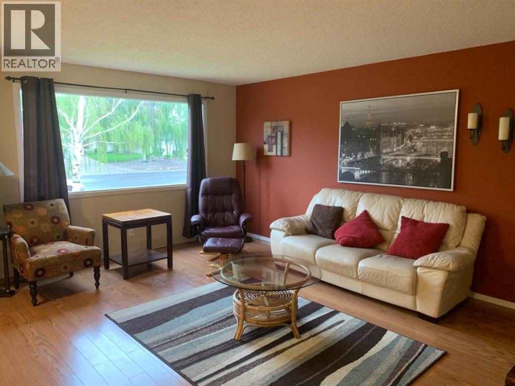 114 Mcgill Boulevard W, Lethbridge, Alberta  T1K 4C4 - Photo 5 - A2288221