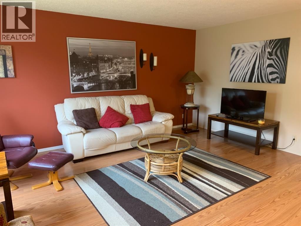 114 Mcgill Boulevard W, Lethbridge, Alberta  T1K 4C4 - Photo 6 - A2288221