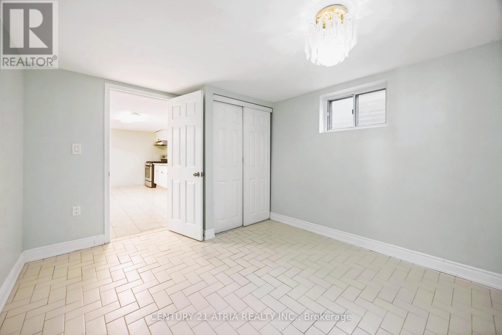 60 Council Crescent, Toronto (York University Heights), Ontario  M3J 1J6 - Photo 10 - W12886808