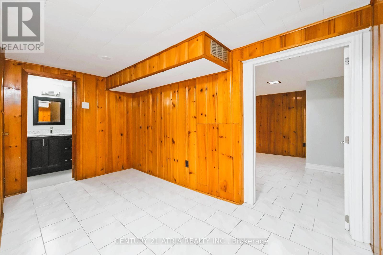 60 Council Crescent, Toronto (York University Heights), Ontario  M3J 1J6 - Photo 12 - W12886808