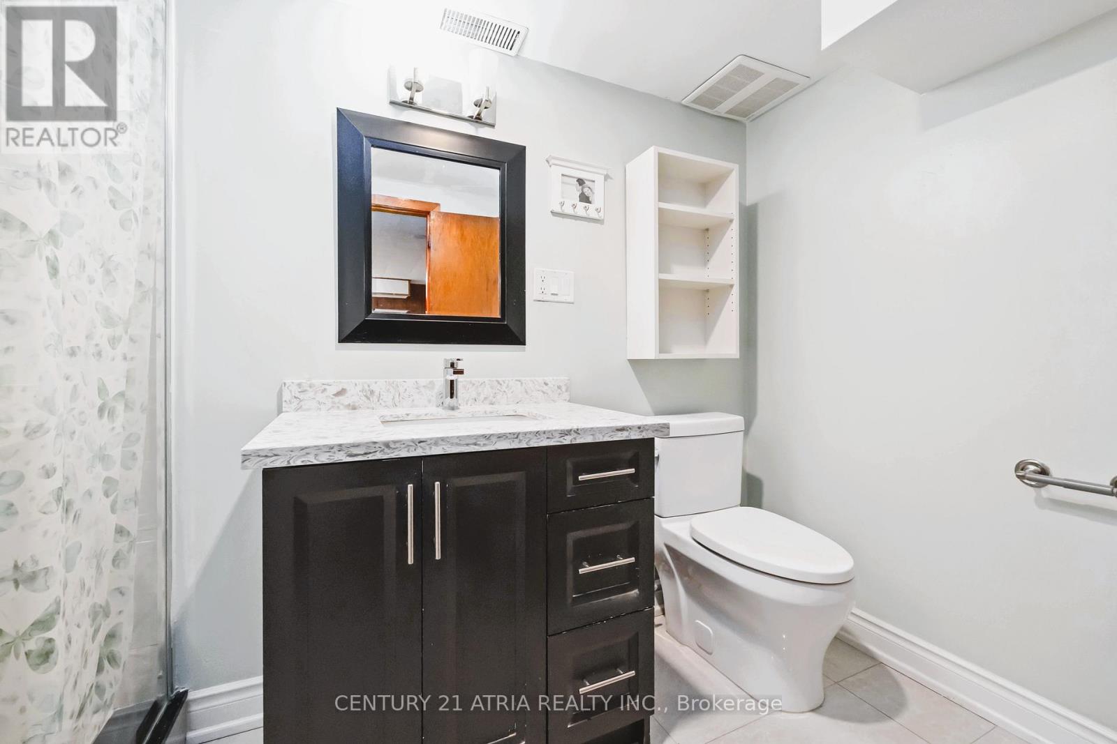 60 Council Crescent, Toronto (York University Heights), Ontario  M3J 1J6 - Photo 13 - W12886808