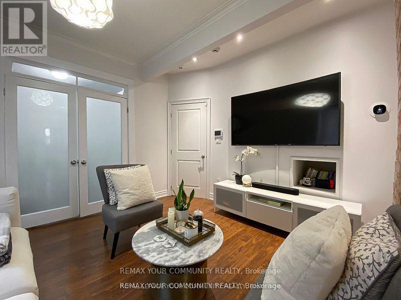 154 Day Avenue, Toronto (Caledonia-Fairbank), Ontario  M6E 3W3 - Photo 37 - W12886824