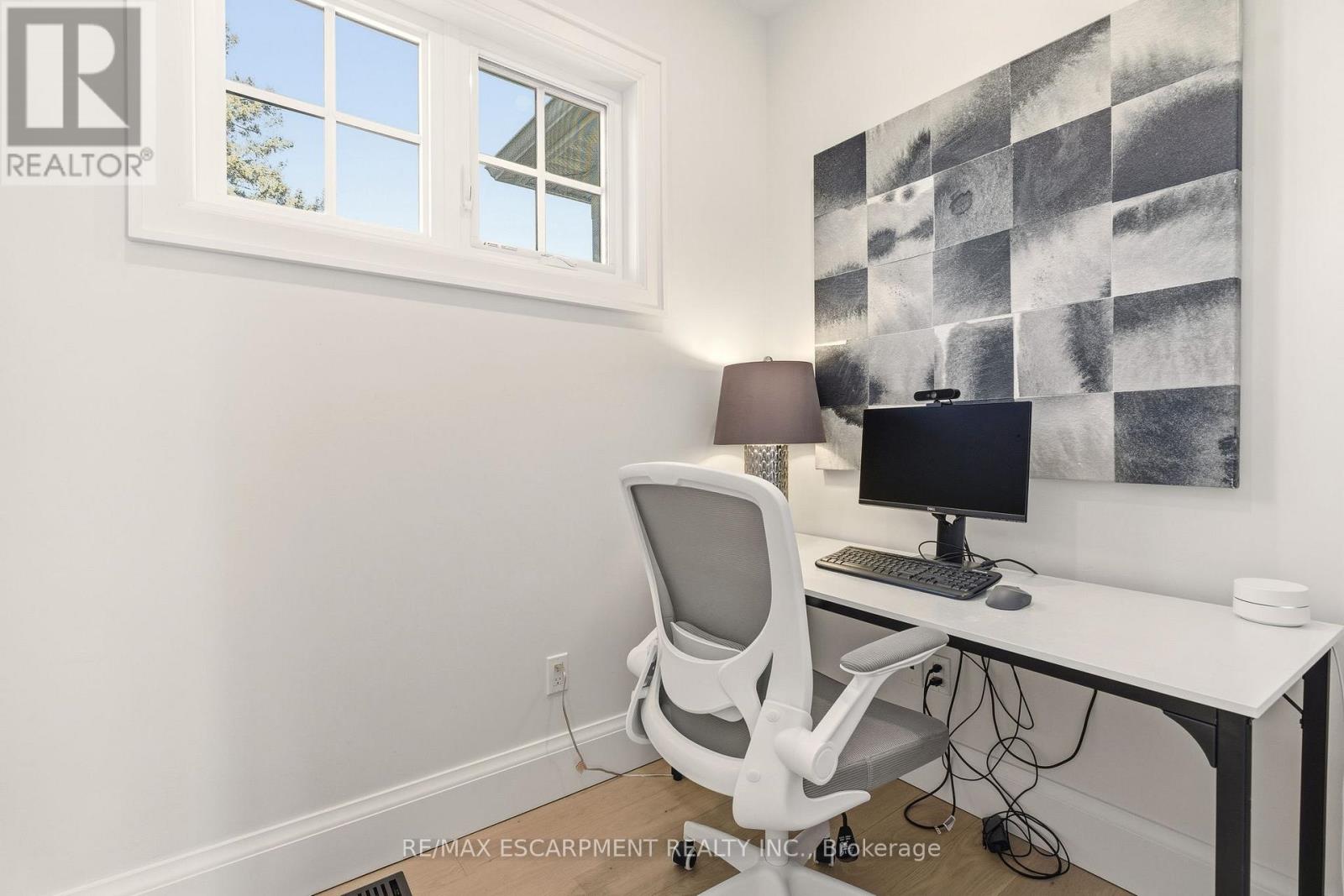 940 Gorton Avenue, Burlington, Ontario  L7T 1S5 - Photo 23 - W12886888