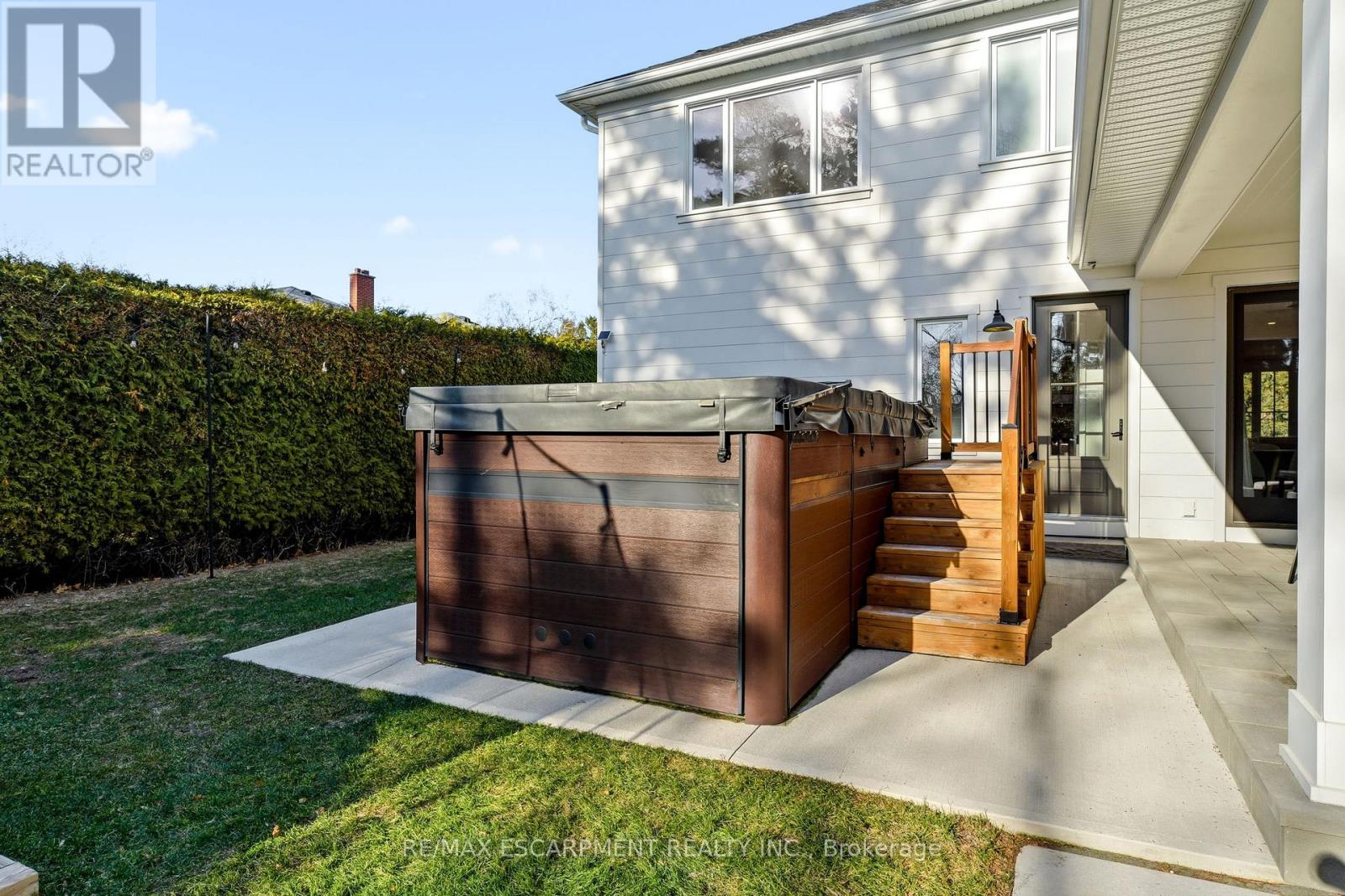 940 Gorton Avenue, Burlington, Ontario  L7T 1S5 - Photo 45 - W12886888