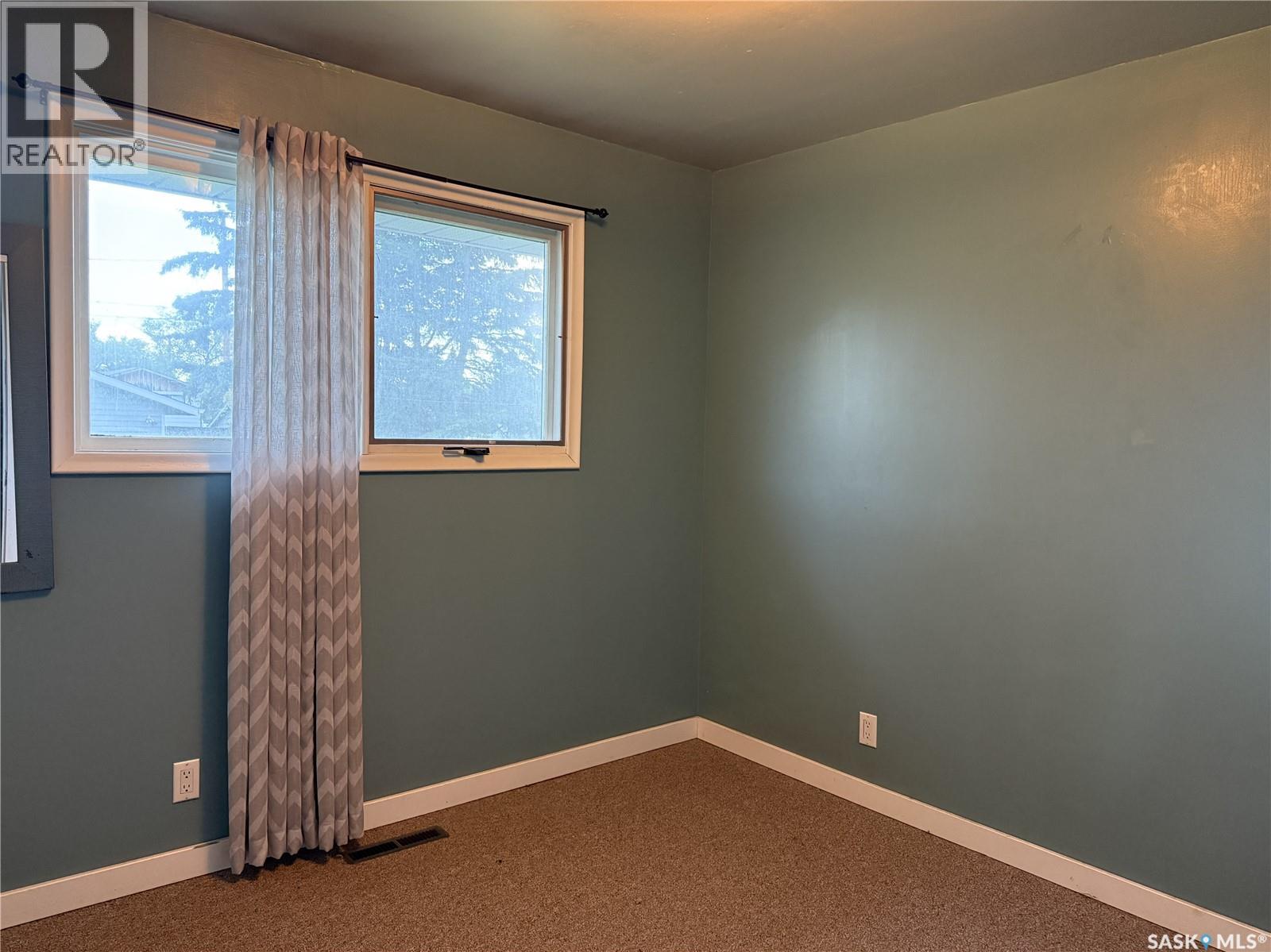 518 3rd Avenue W, Meadow Lake, Saskatchewan  S9X 1B3 - Photo 8 - SK030513