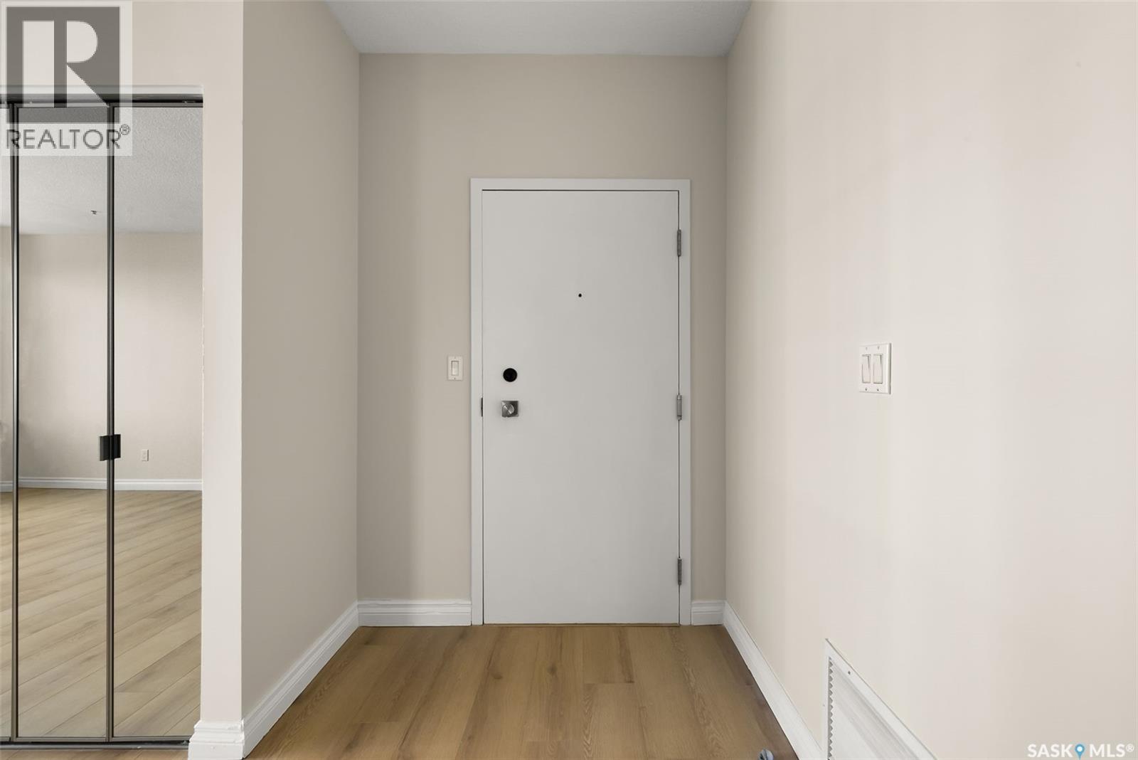 1201 1867 Hamilton Street, Regina, Saskatchewan  S4P 2C2 - Photo 2 - SK030512