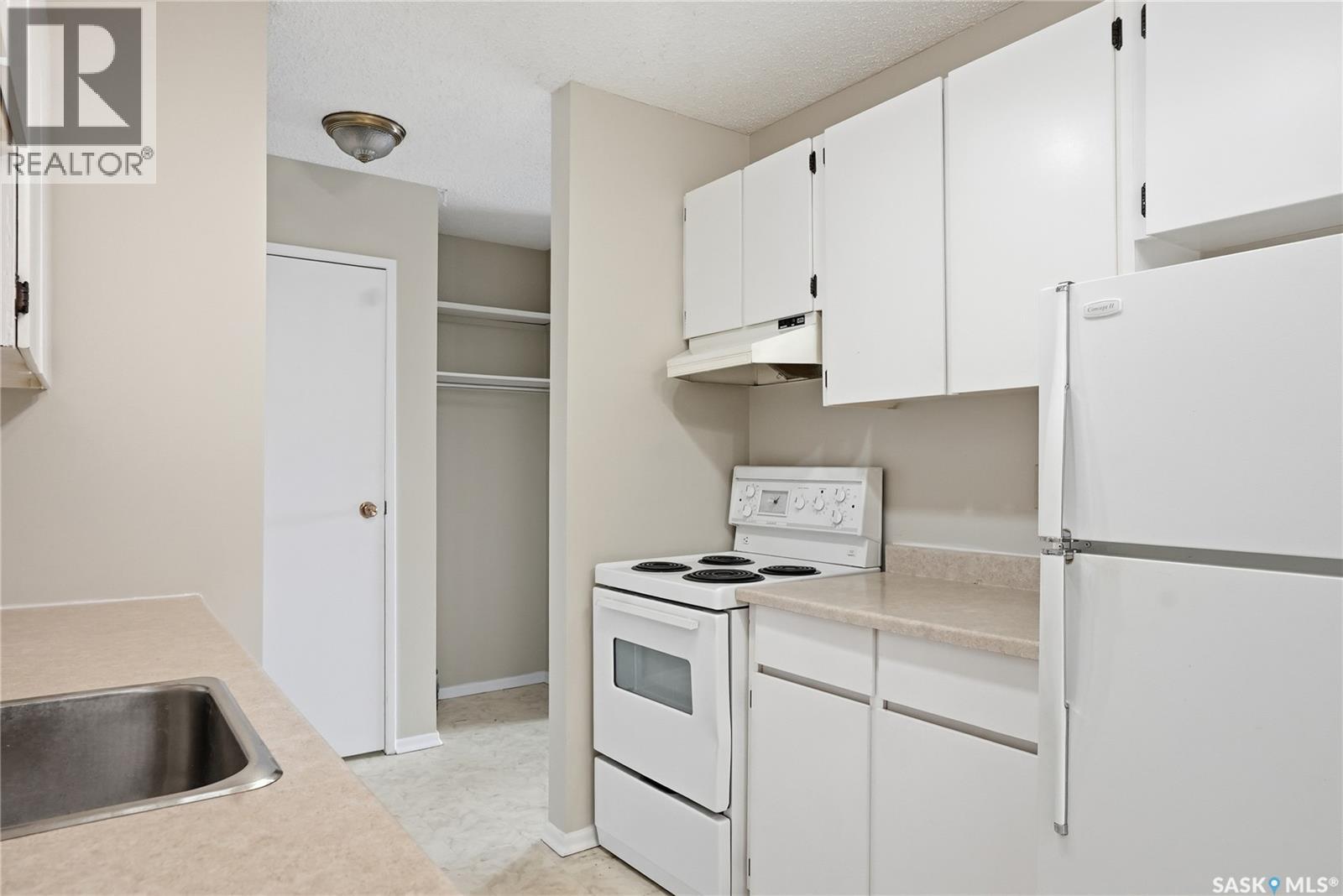 34 4219 Degeer Street, Saskatoon, Saskatchewan  S7H 4N6 - Photo 3 - SK030465