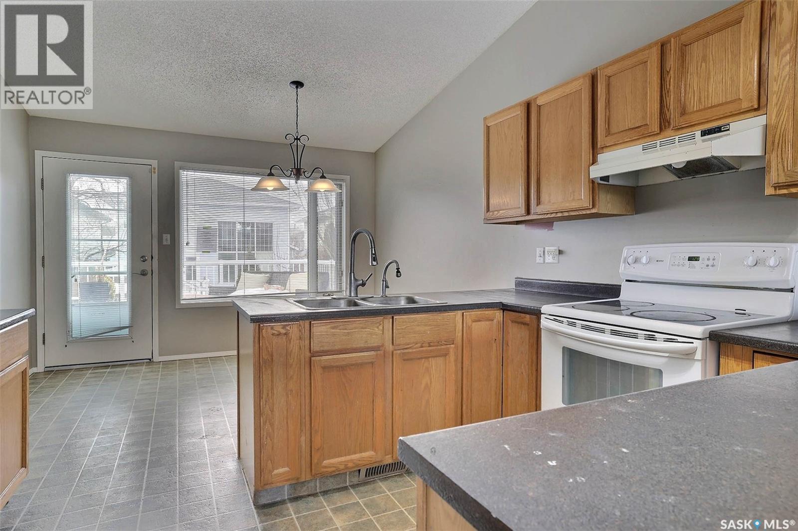 1636 Violet Crescent N, Regina, Saskatchewan  S4X 4L7 - Photo 7 - SK030424