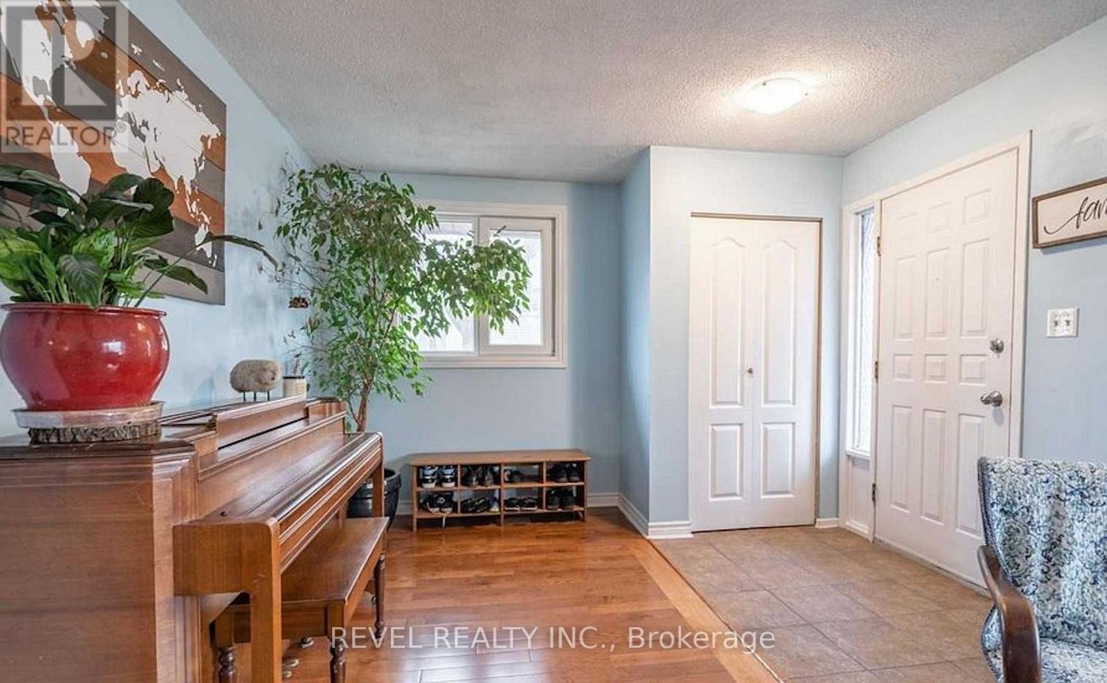 9 Balmoral Court, Haldimand, Ontario  N3W 1E5 - Photo 2 - X12886832